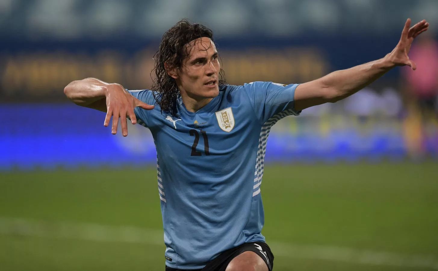 Cavani cerca de jugar en Boca Juniors